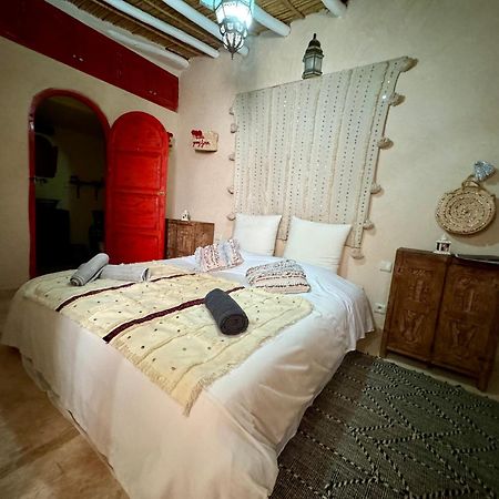 Jenny Lynn Hotel Tazrou Bagian luar foto