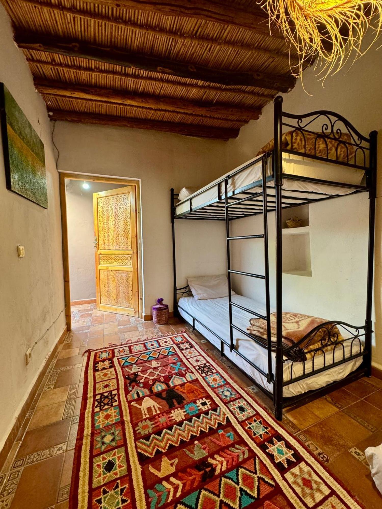 Jenny Lynn Hotel Tazrou Bagian luar foto
