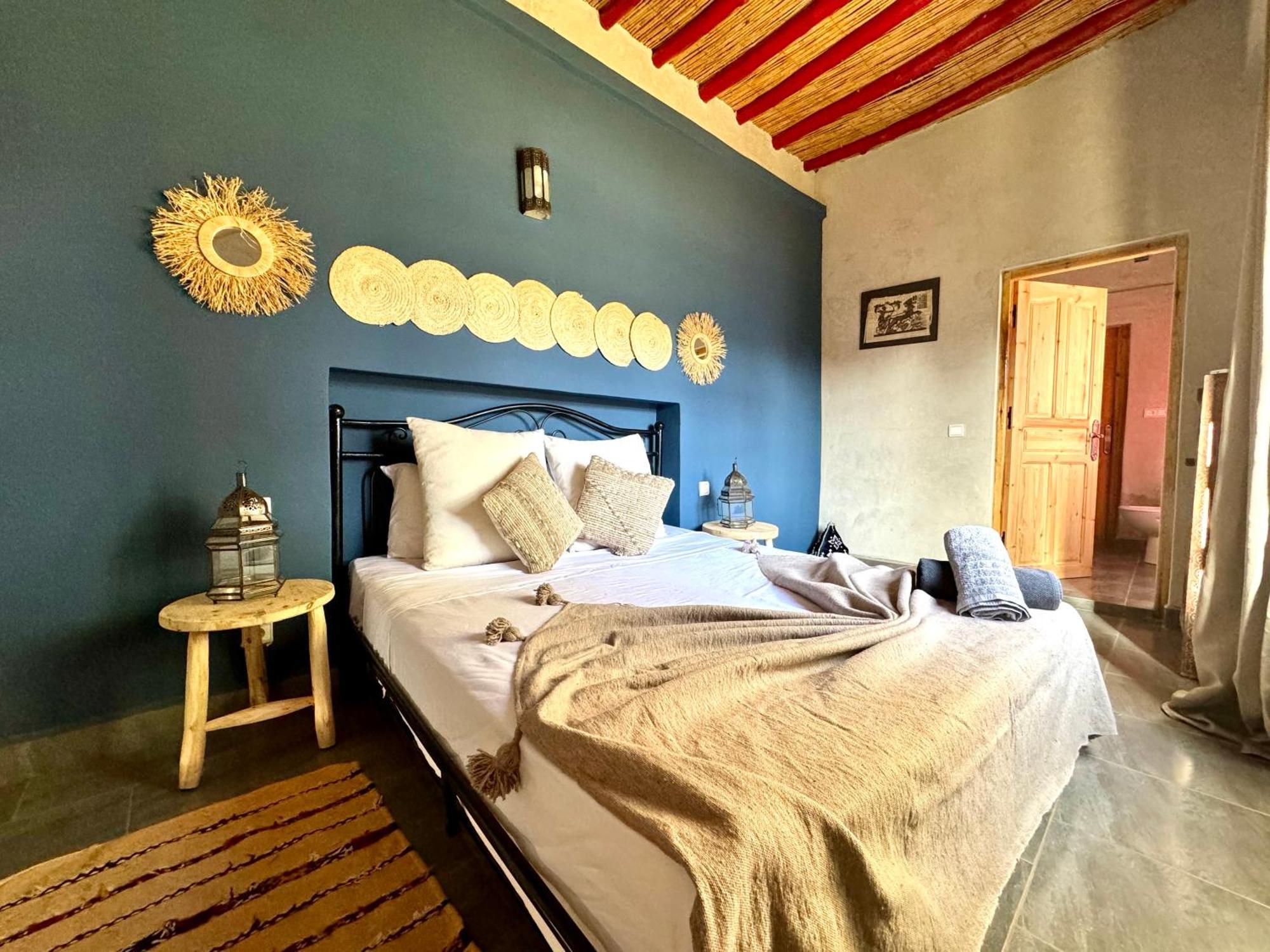 Jenny Lynn Hotel Tazrou Bagian luar foto