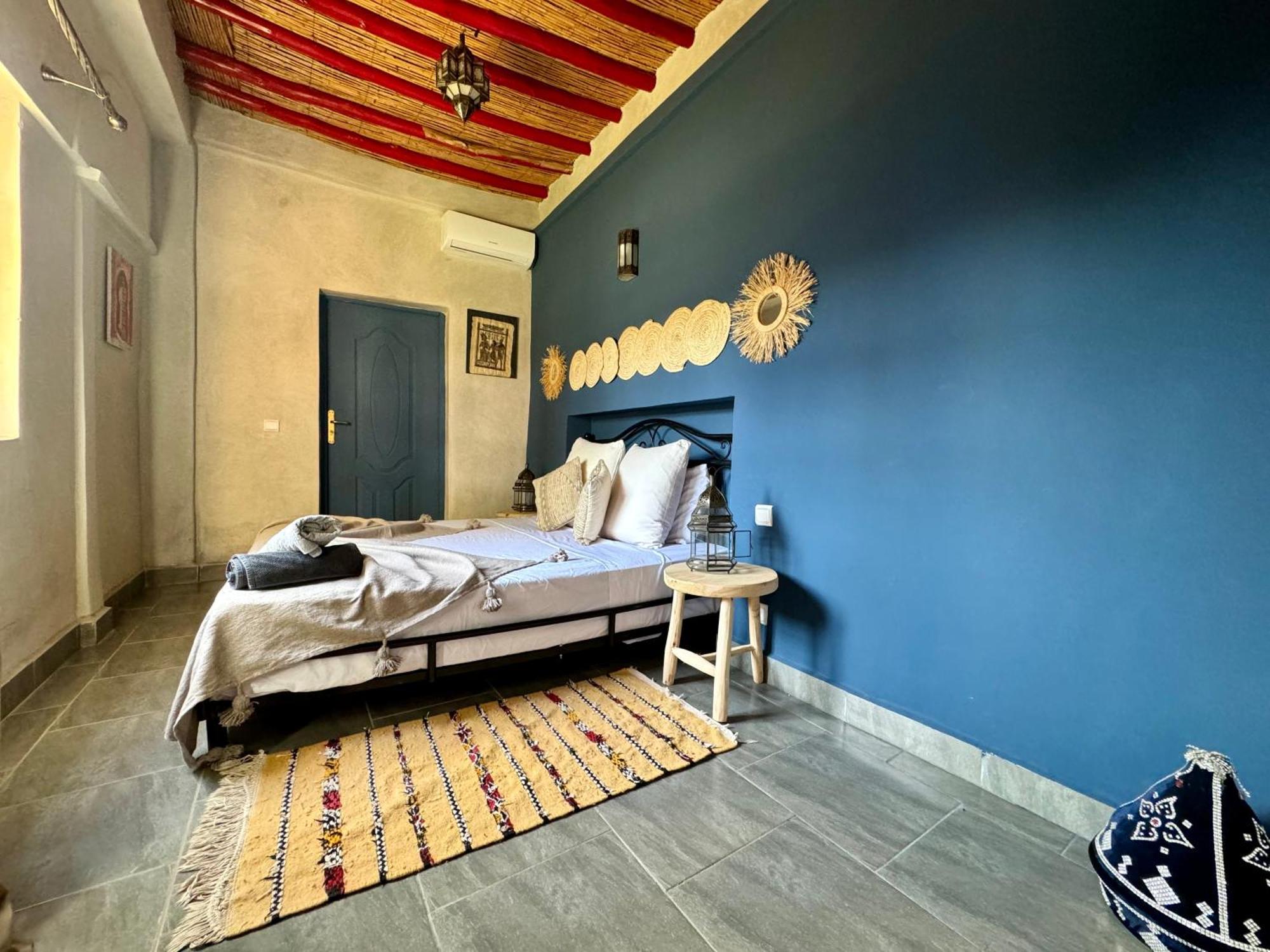 Jenny Lynn Hotel Tazrou Bagian luar foto