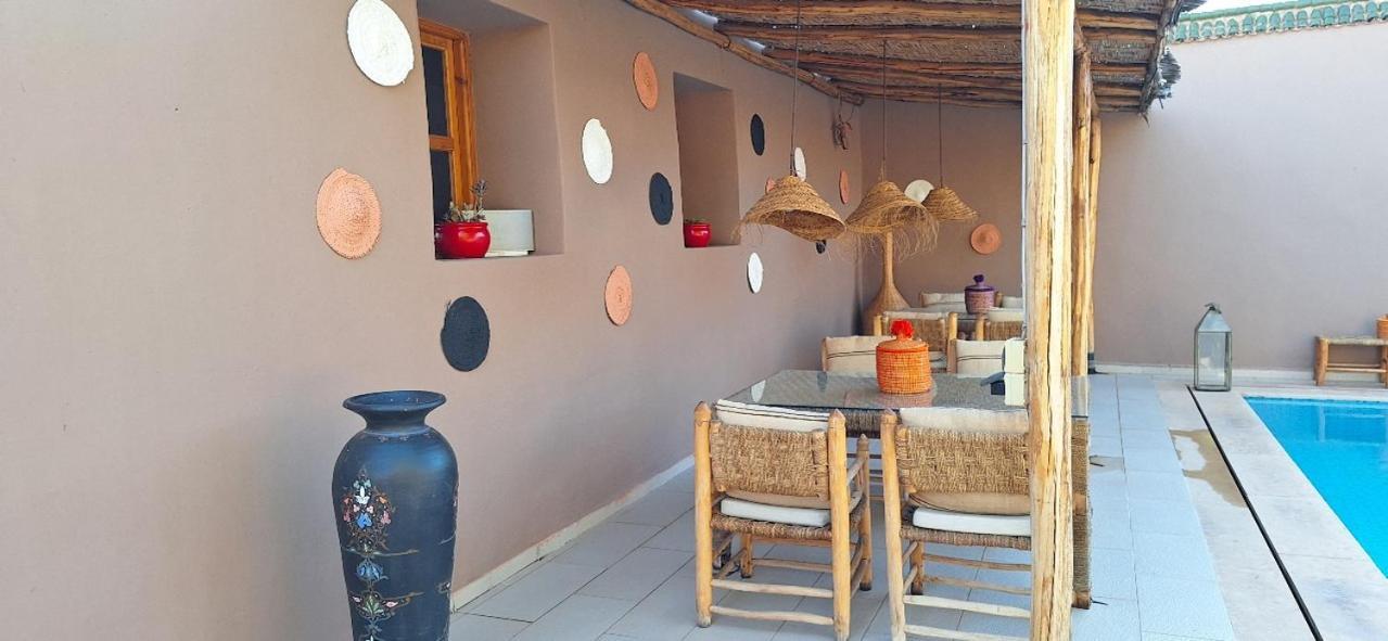 Jenny Lynn Hotel Tazrou Bagian luar foto
