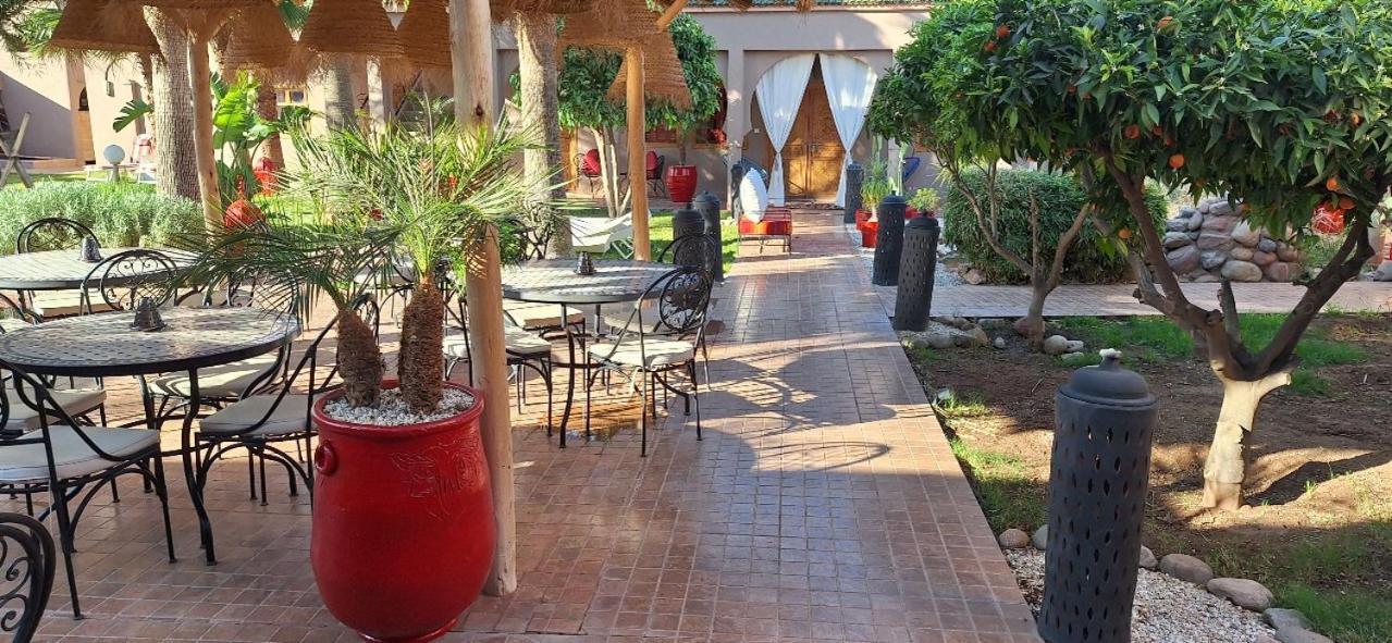 Jenny Lynn Hotel Tazrou Bagian luar foto