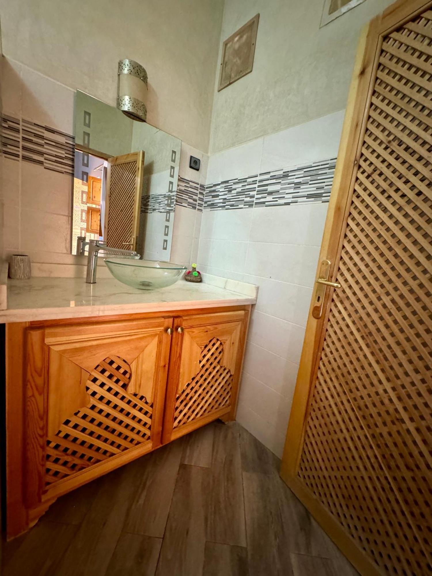 Jenny Lynn Hotel Tazrou Bagian luar foto