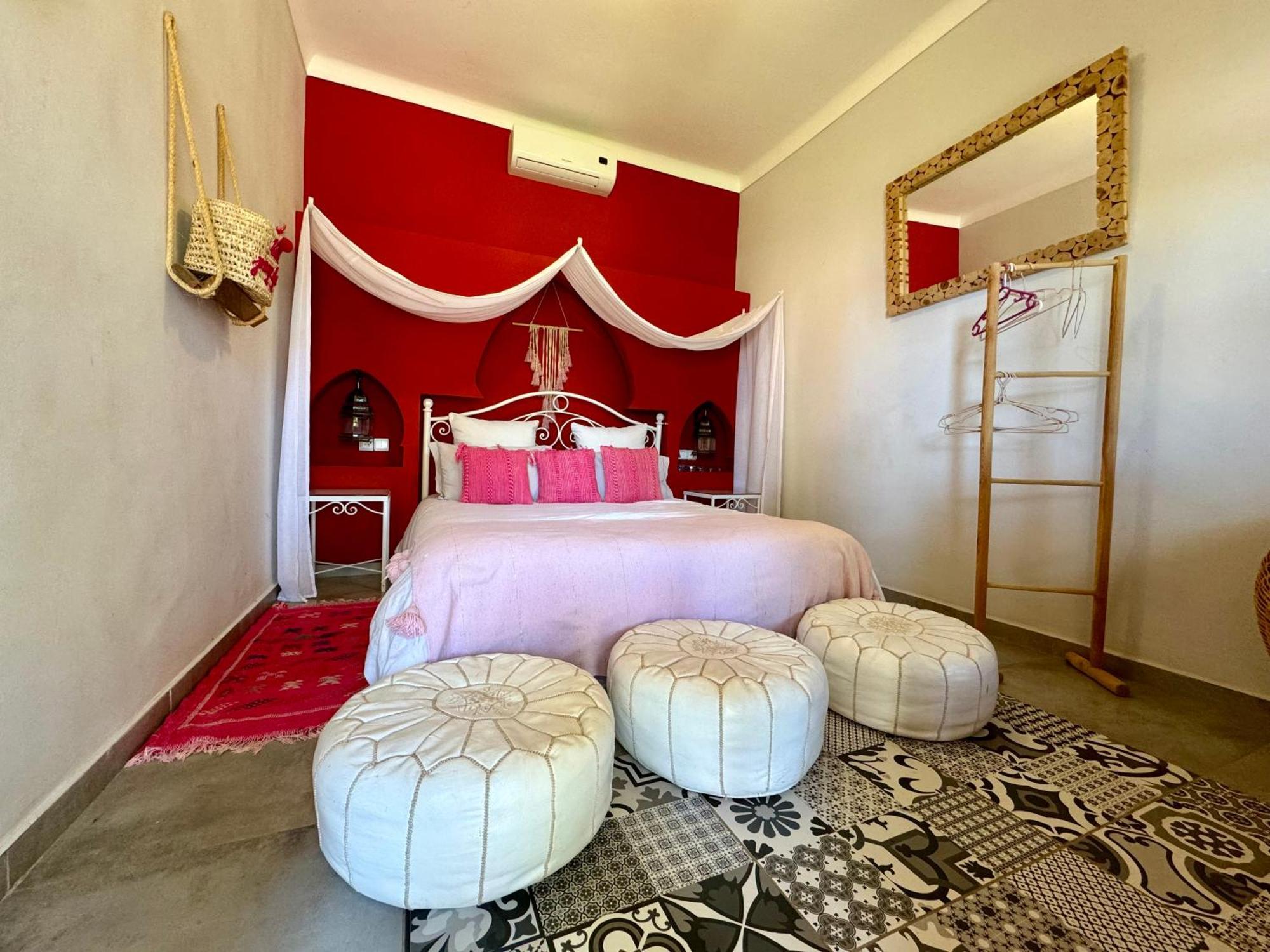 Jenny Lynn Hotel Tazrou Bagian luar foto