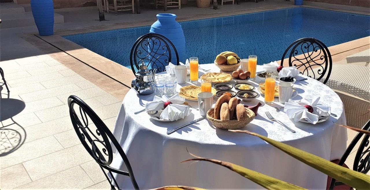 Jenny Lynn Hotel Tazrou Bagian luar foto